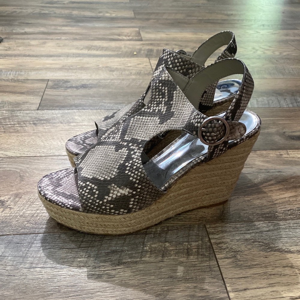 Carlos by Carlos Santana Snakeskin Wedges
